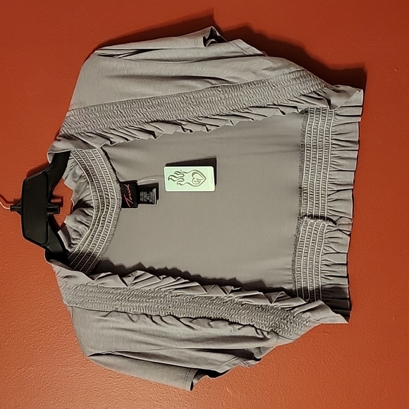 torrid Sweaters - NWT Plus size 2X Torrid Grey Ruffle Cocoon Shrug